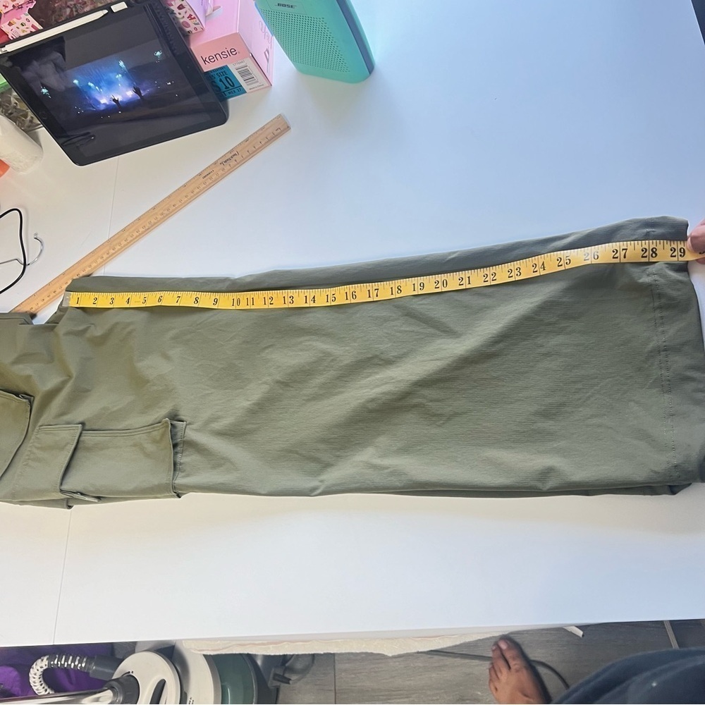 Fabletics Heights Cargo Pant Utility Green Size S NWT - Picture 15 of 16